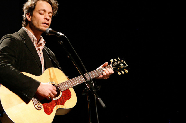 Amos Lee at Orpheum Theatre Boston